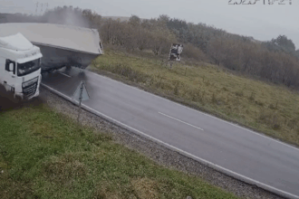 accident grav in iasi tir rasturnat peste un autoturism momentul impactului 68fba8ed0cca1