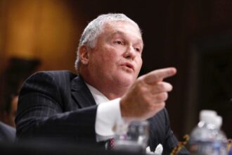 adrian zuckerman crede ca presedintele trump si cu marco rubio trebuie sa vorbeasca cu omologii lor din romania despre retragerea trupelor 69046572e0851