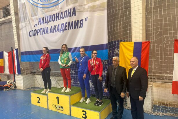 argint pentru andreea lupu si bronz pentru sabina martis la turneul satelit de sabie de la sofia 68fe26f07ea9b