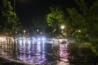 bucuresti si ilfov sub cod rosu de ploi isu a gestionat 62 de interventii zeci de masini avariate 68e6184fea618
