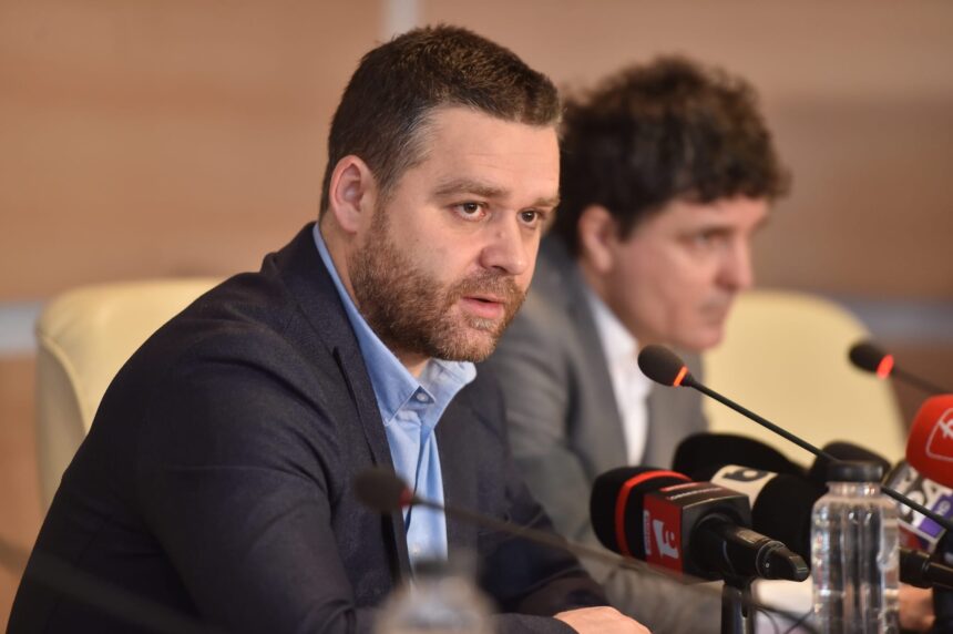 ciucu aproape ii cerseste sustinerea la primaria capitalei lui nicusor dan i a laudat referendumul si i a pomenit numele incontinuu 68f7d11f2b749