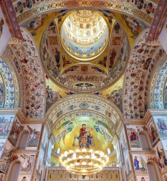 frumusetea care salveaza lumea vasile banescu despre sfintirea iconografiei catedralei ceea ce ne salveaza din cenusiul cotidianului este frumusetea 68fce2e3224ec