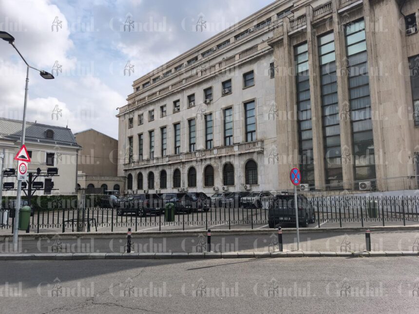 imagini cu noua flota auto a guvernului cum arata cele 17 masini dacia duster model pick up 68f389716fa2b