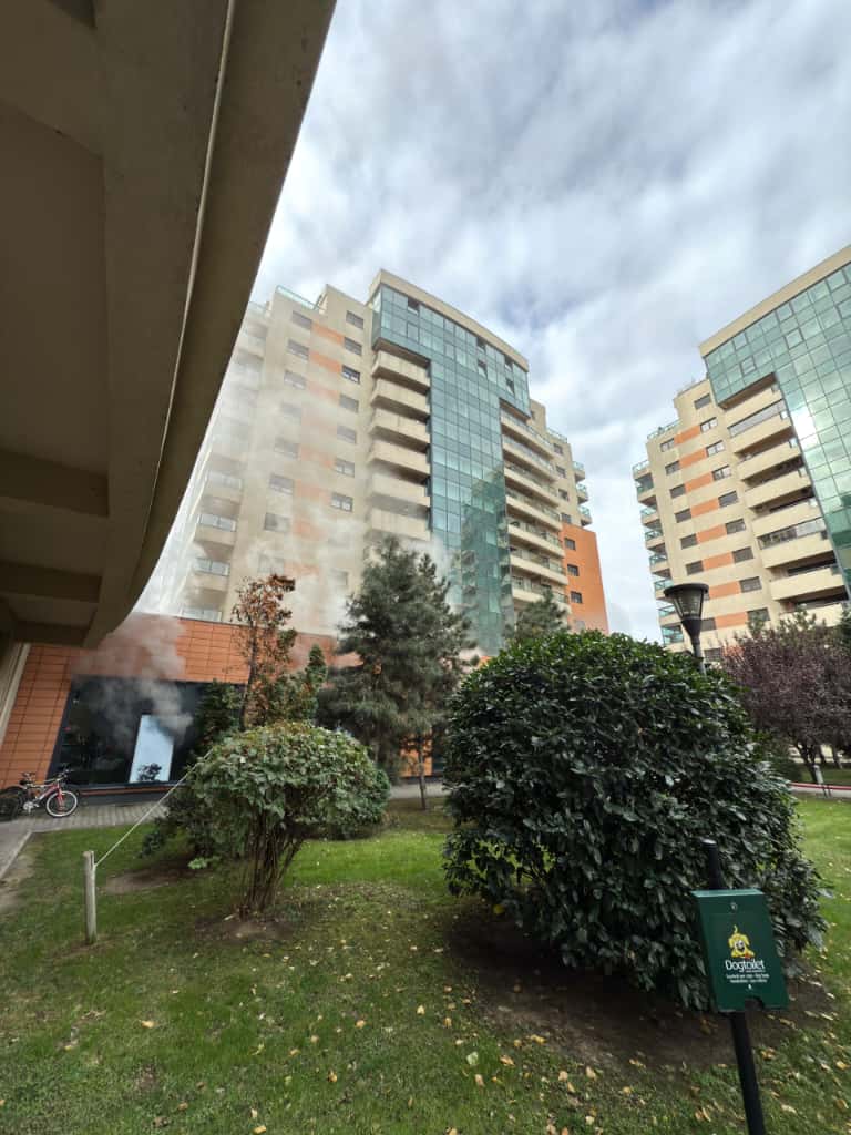 incendiu la subsolul unui bloc de pe calea plevnei din bucuresti interventie in curs 68f34e5509f54