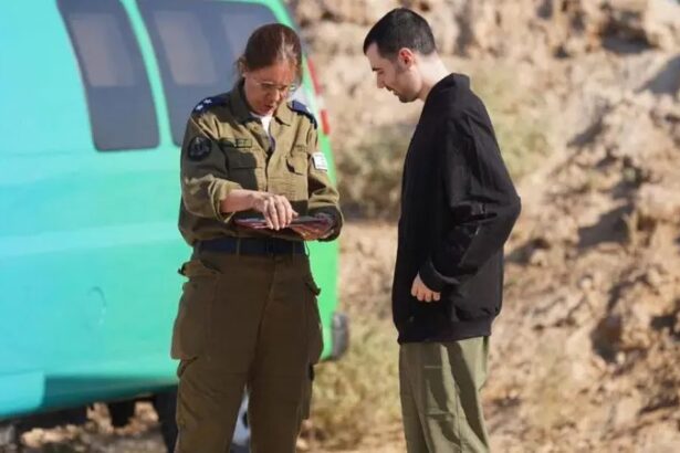 moment plin de emotii ostaticul cu origini romanesti guy gilboa dalal a fost eliberat dupa 738 de zile de captivitate in gaza 68ecbdd5b4fbd