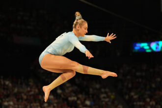 mondialele de gimnastica sabrina voinea se instaleaza pe prima pozitie la barna cu 13 833 puncte 68f73c4e50625