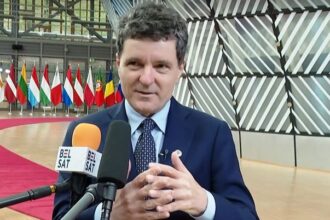 nicusor dan anunta ca ue vrea sa doneze si mai multi bani ucrainei planul este ca uniunea sa ia imprumuturi pe care sa le garanteze cu fondurile inghetate ale rusiei 68f9ec50edc8c