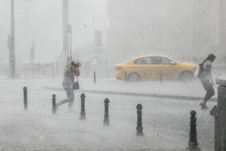 octombrie 2025 o sa intre in cartile de istorie recorduri de precipitatii inregistrate deja in multe zone hartile prezentate de anm arata o luna exceptionala pentru romania 68ed22aa1617f