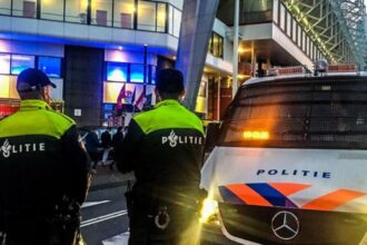 olanda aproximativ 180 de suporteri ai echipei napoli retinuti in eindhoven inainte de meciul cu psv 68f70fc6f2d38