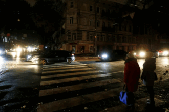 pene masive de curent in ucraina dupa un nou atac cu rachete si drone lansat de rusia 690306846a196