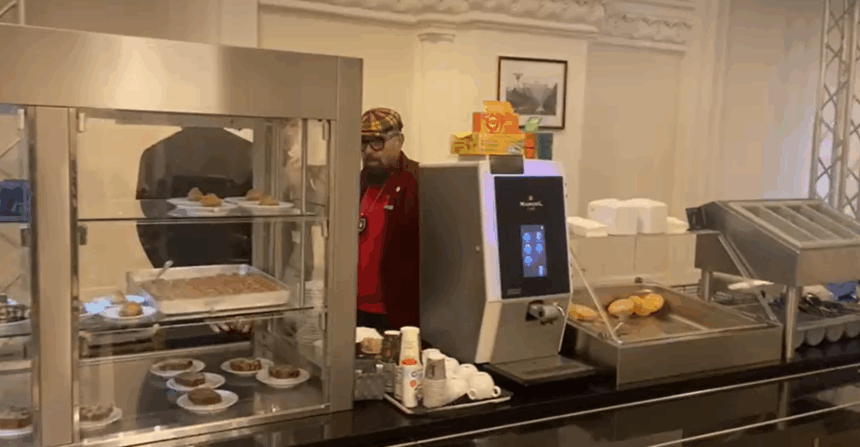 piedone este invitat la masa la restaurantul parlamentului pe care l a inchis cand era sef la anpc cine si de ce i a lansat invitatia 68ecb75d4640c