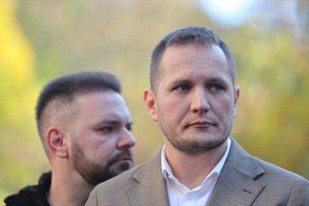 prefectul si primarul capitalei s au intalnit cu persoanele evacuate din blocul din rahova 68f3d05cce462