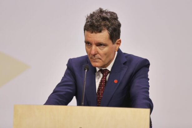 presedintele nicusor dan spune ca premierul bolojan nu ar trebui sa demisioneze dupa decizia ccr nu e o chestiune atat de importanta 68f664ba712e8