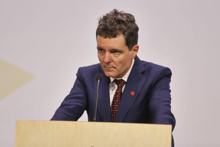 presedintele nicusor dan spune ca premierul bolojan nu ar trebui sa demisioneze dupa decizia ccr nu e o chestiune atat de importanta 68f664ba712e8