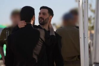 primele imagini cu ostaticii israelieni eliberati dupa doi ani de captivitate in gaza 68ecb9295310c