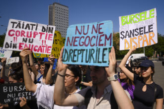 protest al studentilor si confederatiilor sindicale organizat pe 29 octombrie in fata guvernului 68fb55c462ade