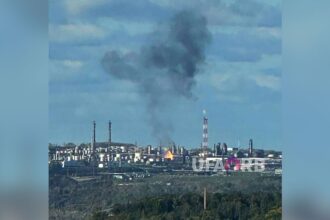 rafinarie din rusia la 1 400 de kilometri in spatele frontului atacata de dronele ucrainei 68ea5d014c16a