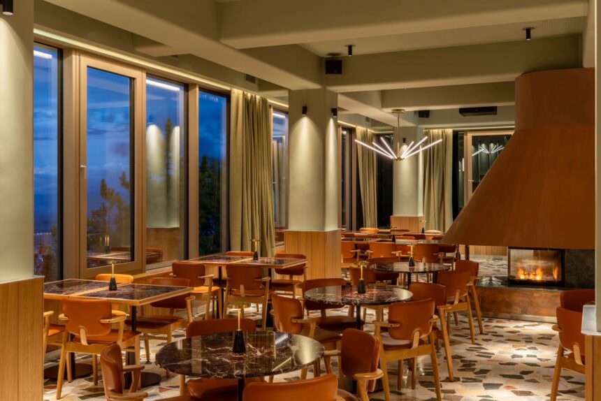 simbolurile brasovului prind din nou viata telecabina tampa si restaurantul panoramic se redeschid 68ef96bbe29b6