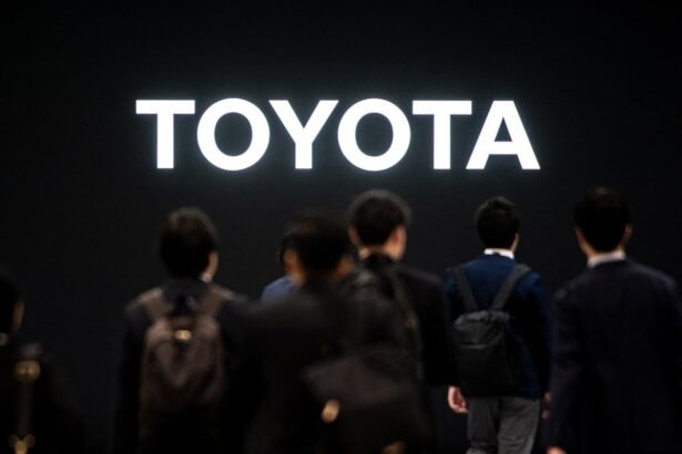 toyota denies promising 10bn investment in us after trump announcement 690225234e499