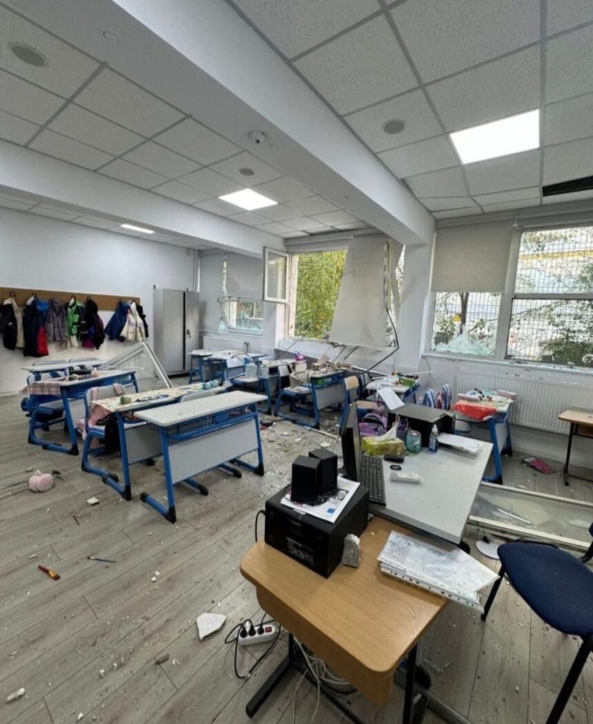 un liceu din proximitatea exploziei din capitala a fost puternic afectat imagini din salile de clasa 10 copii raniti 68f217bdadade