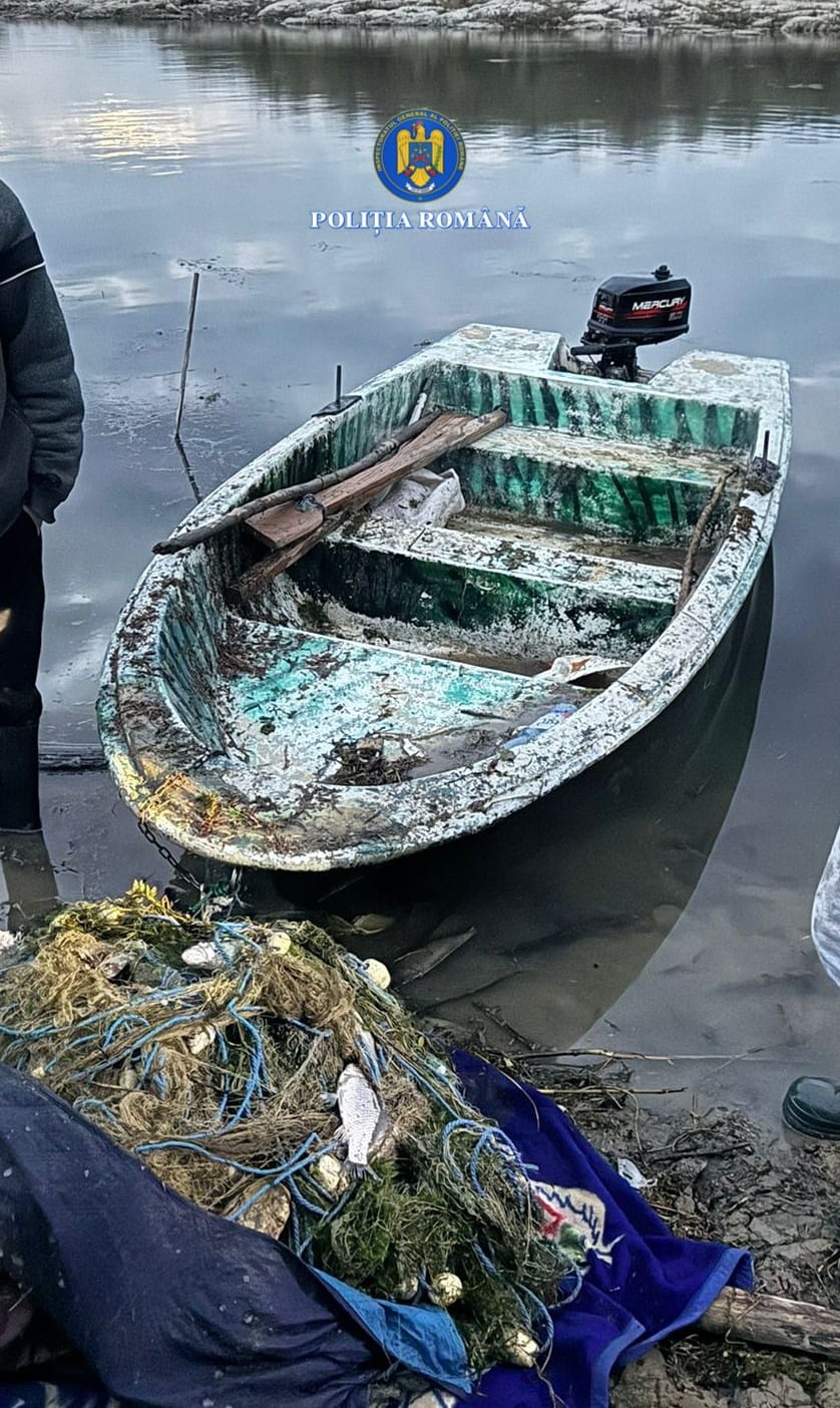 zeci de kilograme de pesteconfiscate dupa perchezitii la persoane care au pescuit ilegal pe dunare 68f5d530f240a