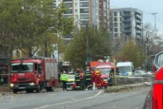 accident ciudat in bucuresti o femeie a fost ranita de un cablu de tramvai care s a rupt 690c7915500f1