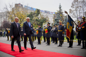 alexandru munteanu premierul republicii moldova la palatul victoria altadata se puneau garduri de fier intre noi azi ne construim punti trainice 6915ce132bf8e