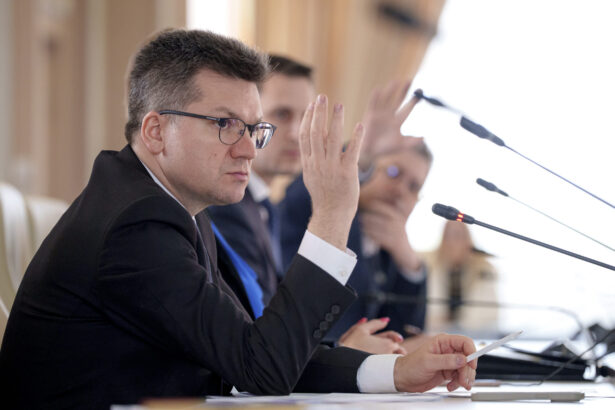 aur contesta la ccr propunerile pentru tvr si radio vocea suveranistilor a fost calcata in picioare plangerea ajunge in noaptea asta la ccr 691b92a3e6073