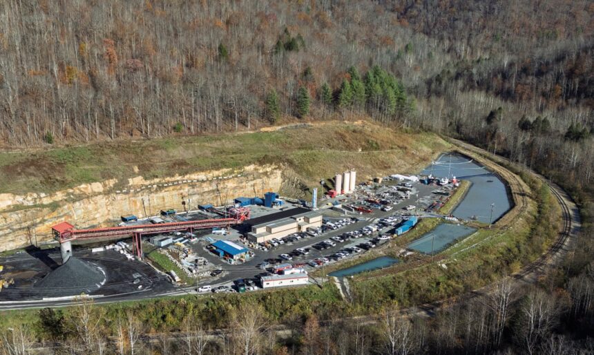 body of missing coal miner found in flooded west virginia mine governor says 6915f4efbf31d