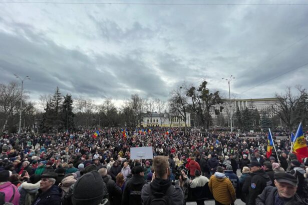 bugetarii din moldova cer majorari salariale 69231e5e125e4
