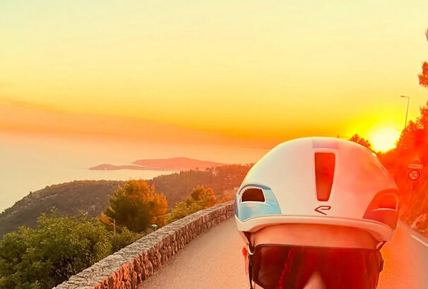 chris froome castigator de 4 ori in turul frantei revine pe bicicleta dupa accidentul din vara 6927113d9528d