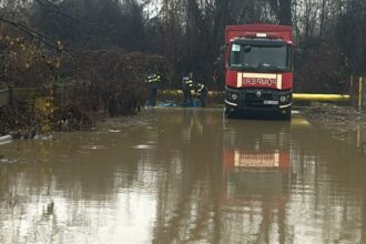 criza in arges din cauza ploilor autoritatile au inchis un baraj pompierii din judete vecine au sarit in ajutorul colegilor lor 692c163a3ffa8