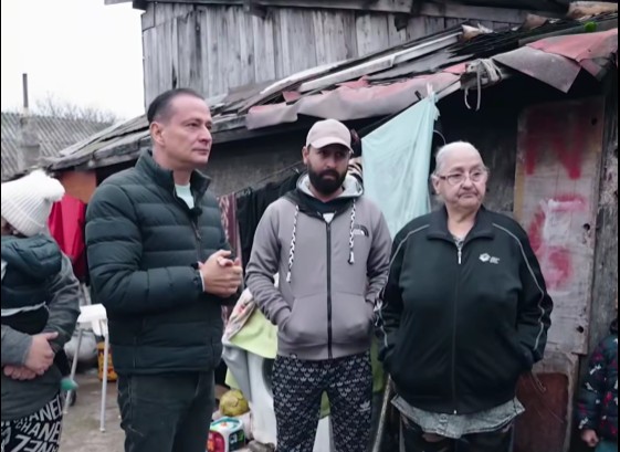 daniel baluta a vizitat cartierul din bucuresti uitat de lume oamenii de aici traiesc in conditii pe care le am crezut de domeniul trecutului 6923e78321bec