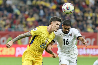 dennis man a fost votat tricolorul lunii octombrie cate voturi au luat ianis hagi si andrei ratiu 690c69564dd90