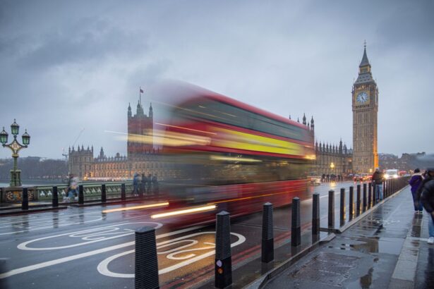 doi barbati arestati dupa ce mai multe persoane au fost injunghiate intr un tren 6906f0f94bd37