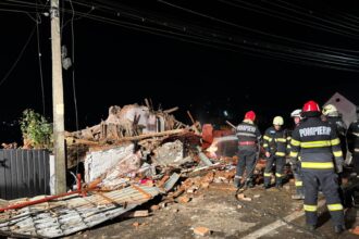 explozie urmata de un incendiu in judetul cluj un barbat a fost gasit mort sub daramaturi 69065dffb1623
