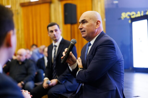 ilie bolojan huiduit la tot pasul premierul aflat in sighetu marmatiei a fost intampinat cu demisia 69235512a6a52