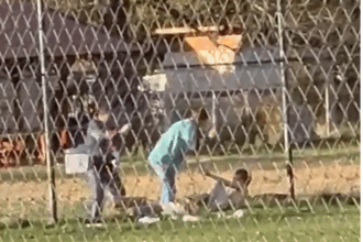 infirmiera filmata in timp ce lovea violent o fata cu dizabilitati din cadrul centrului din bihor ce pedeapsa o asteapta 6909cf110593d