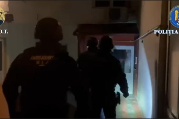 medic din craiova cercetat dupa ce a exploatat o femeie ce ii cerea sa faca 691db436cc12d