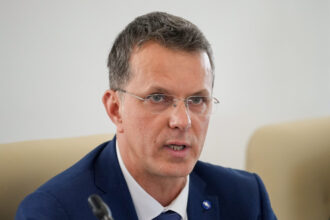 mosteanu nu vrea sa spuna cati bani da romania ucrainei insista ca ajutoarele sunt clasificate 6924a8ce9e4c1