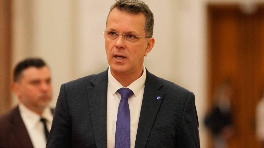 mosteanu spune ca nu a fost informat de servicii cu privire la incercarea fostului senator psd de a l mitui 6924a9f77d71d