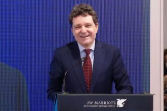 nicusor dan numar de stand up comedy la o conferinta pe aparare colegii mi au pregatit un discurs despre cooperarea romano germana incepand cu secolul 13 a ras si nicusor a ras 6911b9f084691