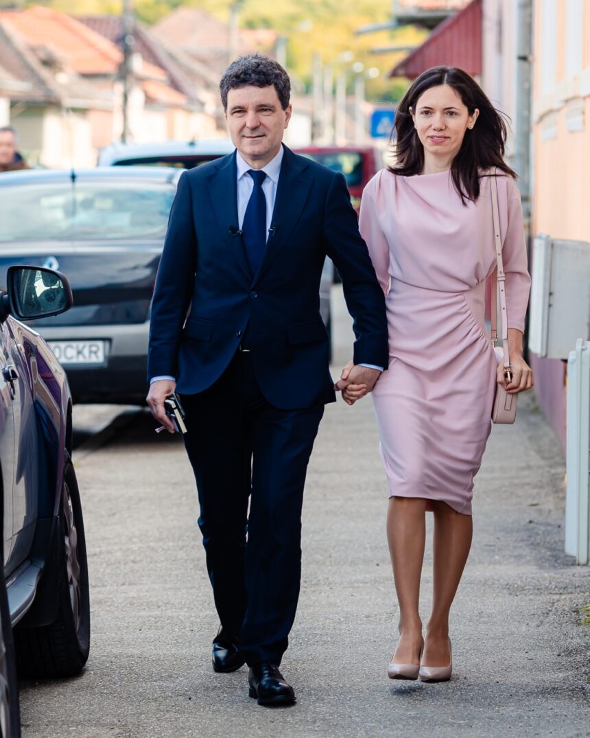 nicusor dan spune ca are nevoie de liniste pentru nunta cu mirabela gradinaru prima doamna tot mai implicata in actiuni sociale 691a2a4ada448