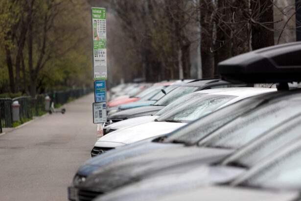 perchezitii in bucuresti si teleorman dupa ce au fost lipite coduri qr false pe panouri de parcare 690c98c342d2b