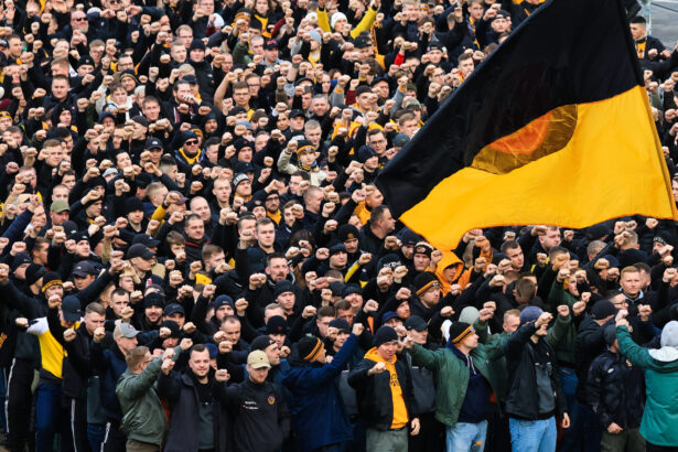 protest masiv al suporterilor din germania fata de planurile de inasprire a regulilor pe stadioane fotbalul este sigur 6919e934640eb