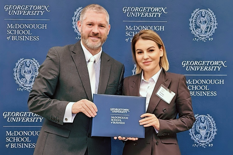 romina gingasu finalizeaza un program special in leadership la georgetown university din washington d c in colaborare cu mannheim university din germania 691aea717cc41