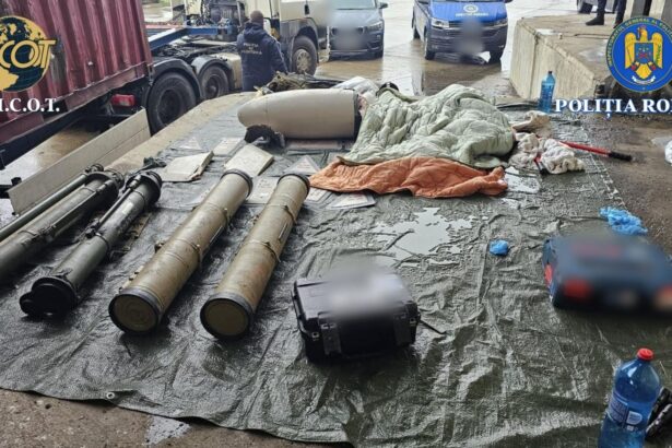 soferul camionului incarcat cu arme a fost retinut ce arsenal transporta 692038bacd752