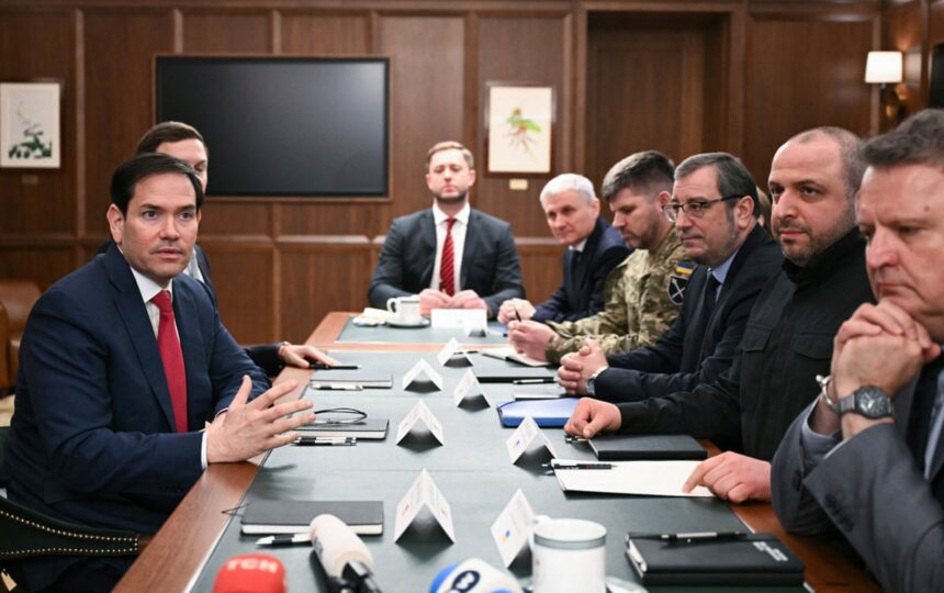 ukrainian and us officials meet in florida to discuss proposals to end russias war 692c8ae9c0c0a