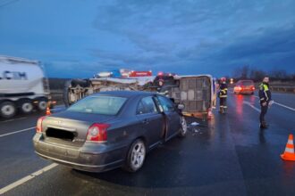 un microbuz s a rasturnat in judetul sibiu 12 persoane sunt implicate a fost activat planul rosu de interventie 691c074b196a1