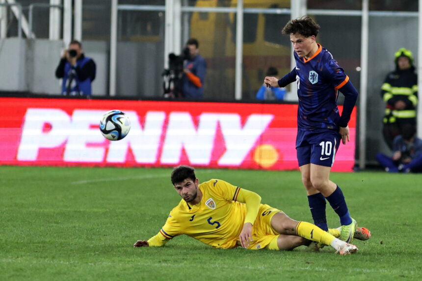 un turc in tricoul romaniei presa turca speriata de scenariul in care umit akdag ar putea juca pentru romania in baraj 691f1c7011ec6